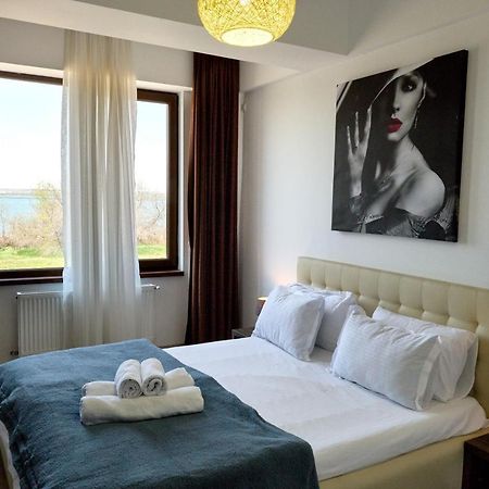 La Vida Loca Apartment Summerland Mamaia Εξωτερικό φωτογραφία