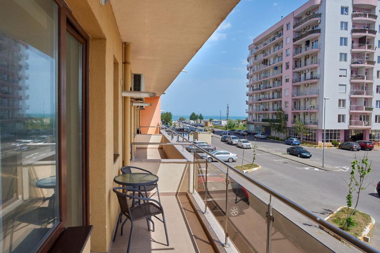 La Vida Loca Apartment Summerland Mamaia Εξωτερικό φωτογραφία