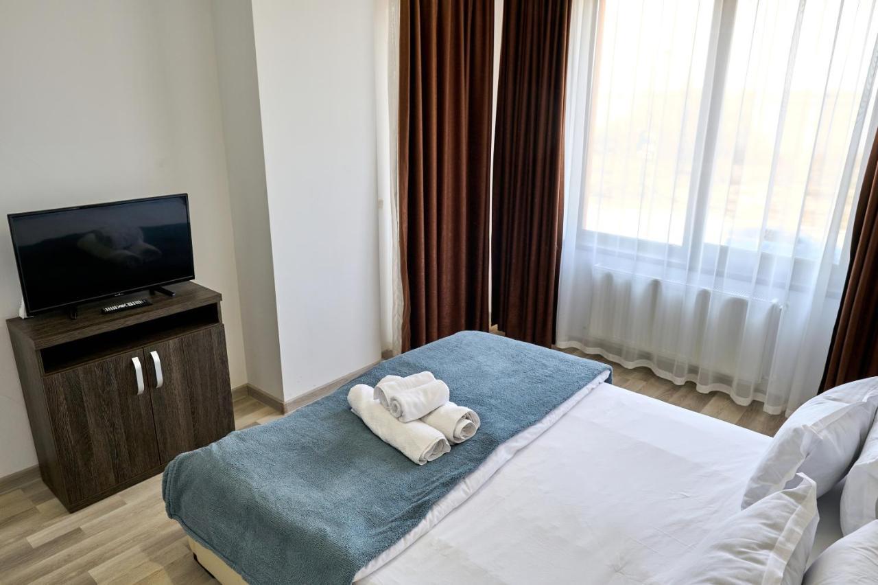 La Vida Loca Apartment Summerland Mamaia Εξωτερικό φωτογραφία