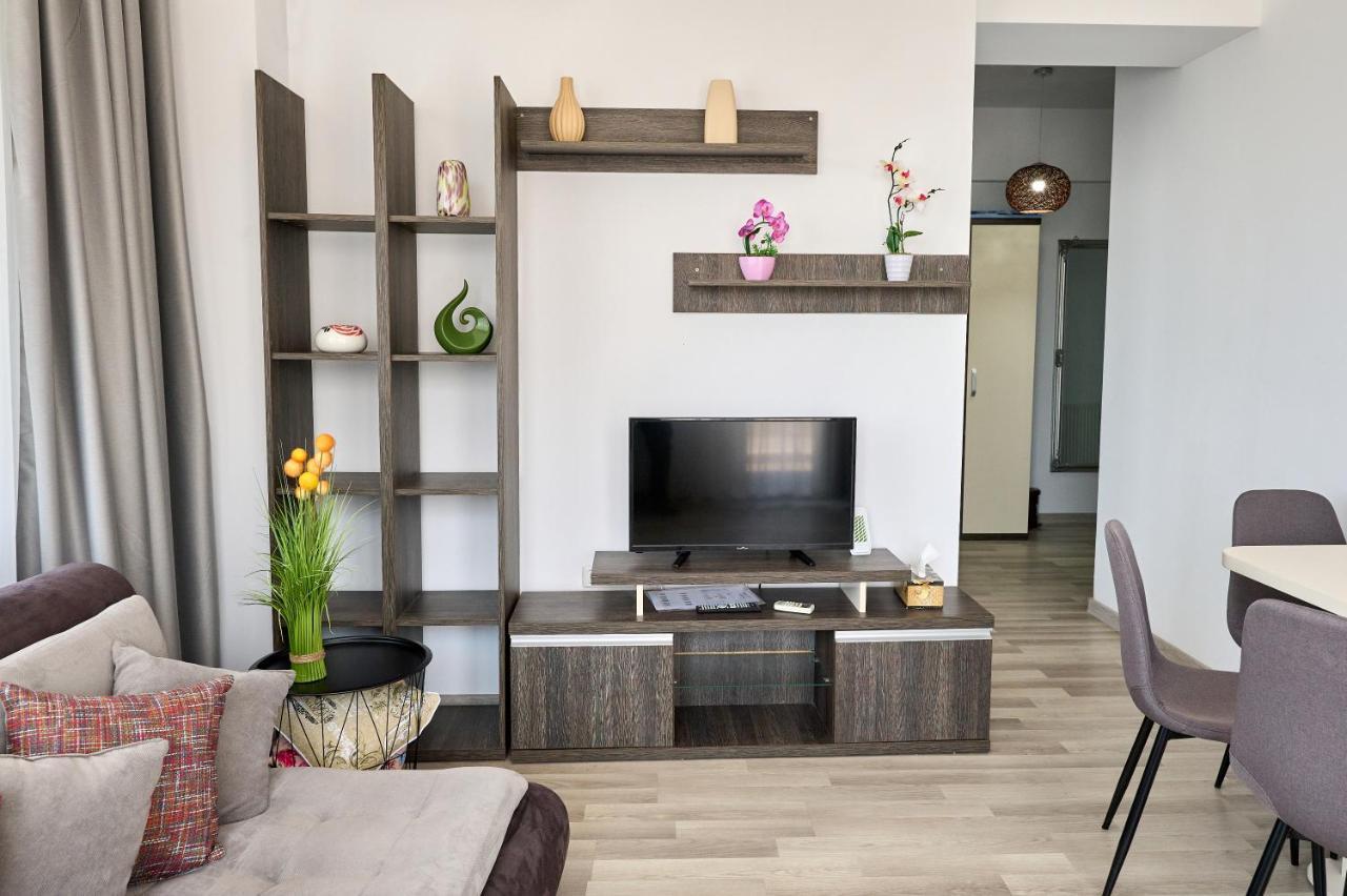 La Vida Loca Apartment Summerland Mamaia Εξωτερικό φωτογραφία