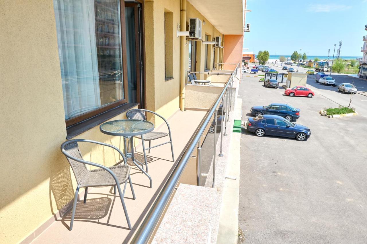 La Vida Loca Apartment Summerland Mamaia Εξωτερικό φωτογραφία